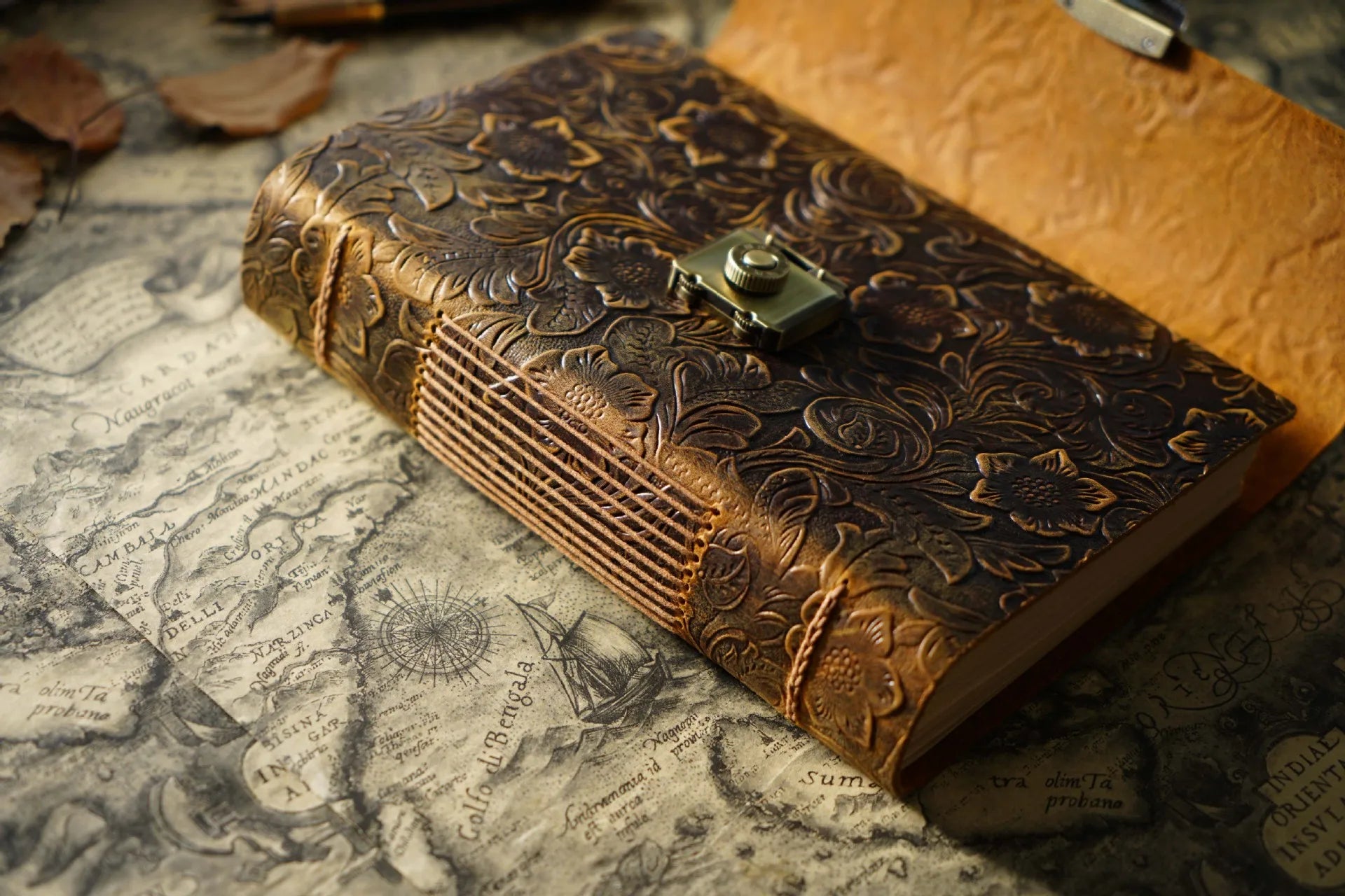 Retro Notepad Loose-leaf Diary Hand Account Book Password Lock Brown Stationery Gift Men and Women Handmade Cowhide Notebook